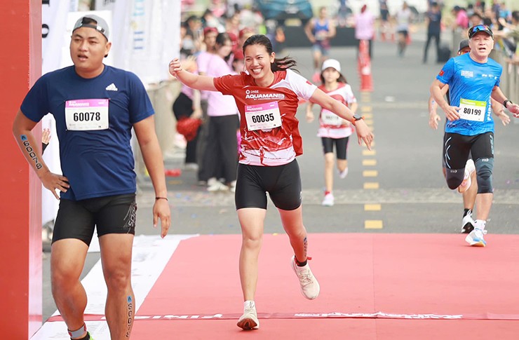 Ánh Viên 25 HCV SEA Games tung hoành đường bơi biển, bị trêu “Tiên cá mắc cạn” - 8