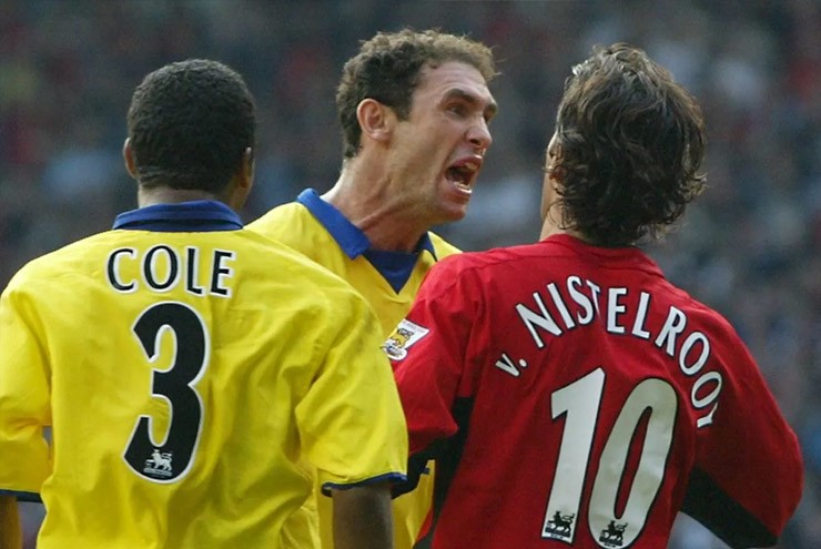 Van Nistelrooy gây sốt Ngoại hạng Anh: Người thương, kẻ ghét vì cá tính lớn - 2