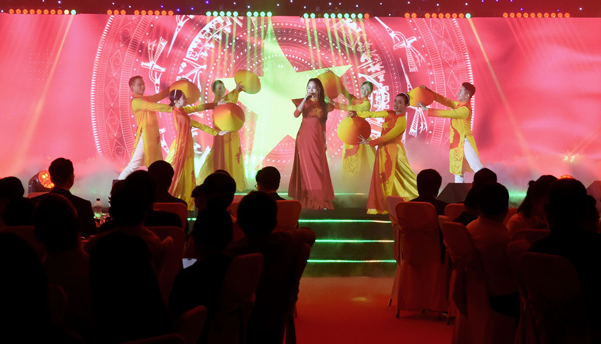 vietcombank quang ngai ky niem 25 nam thanh lap - 1