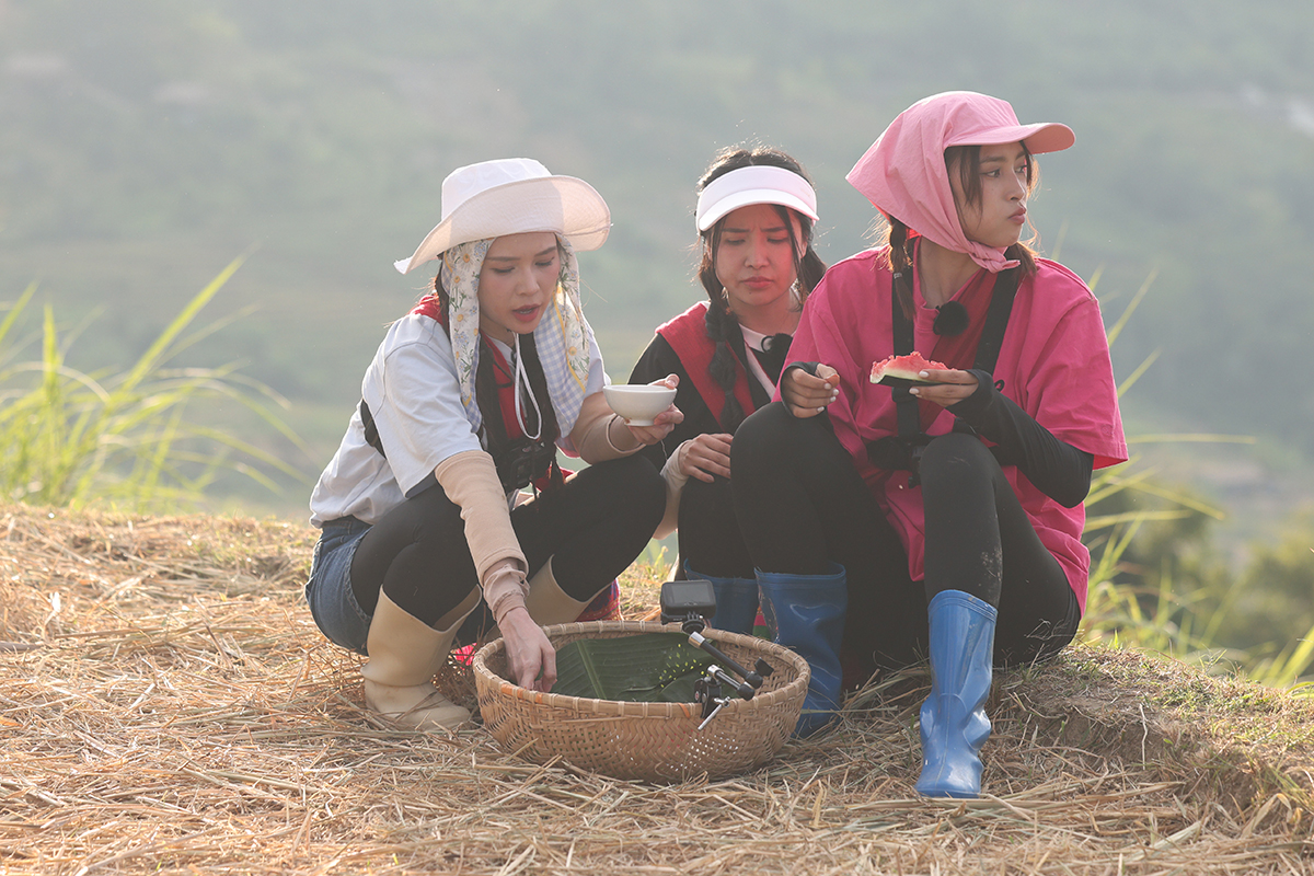 Ninh Dương Lan Ngọc, Tiểu Vy, Sam... thi ăn trái cây tại Điện Biên - 6