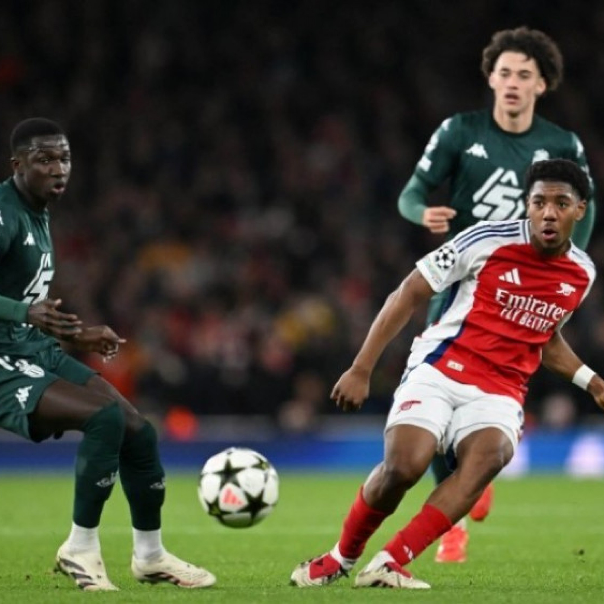 Thể thao - Arsenal trình làng &quot;viên ngọc quý&quot;, Lewis-Skelly chơi bóng “già trước tuổi”