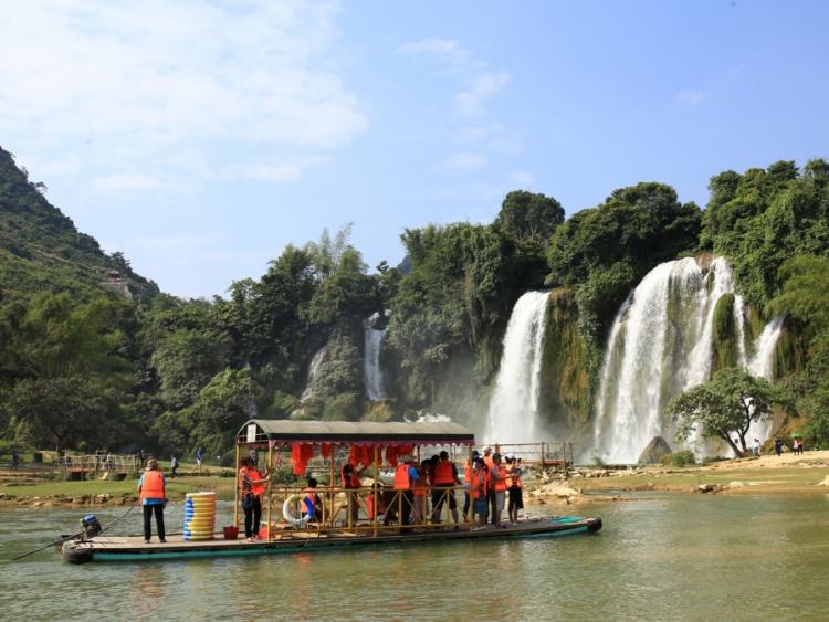 Thời điểm này nên tham quan thác Bản Giốc lúc mấy giờ?