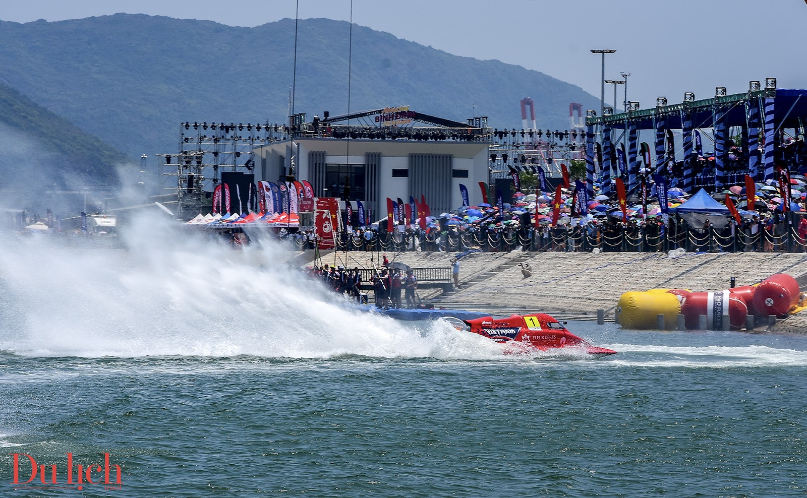 du khach den binh dinh tang dot bien, nhung so luong chuyen bay den lai giam - 2