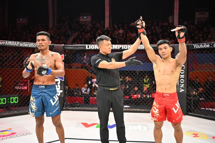 Cô giáo Lò Thị Phung thắng thần tốc, Văn Ý xuất sắc đòi đai vô địch MMA Việt - 3
