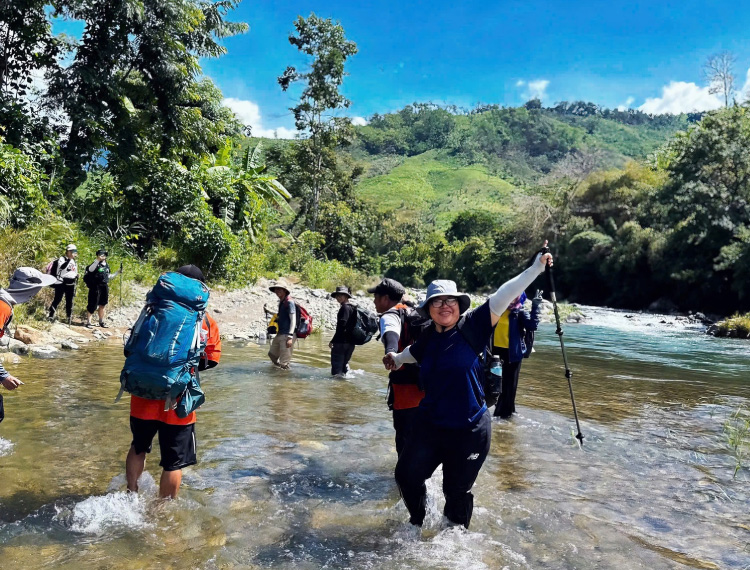 Kinh nghiệm “chống con vắt” khi leo núi, trekking đường rừng