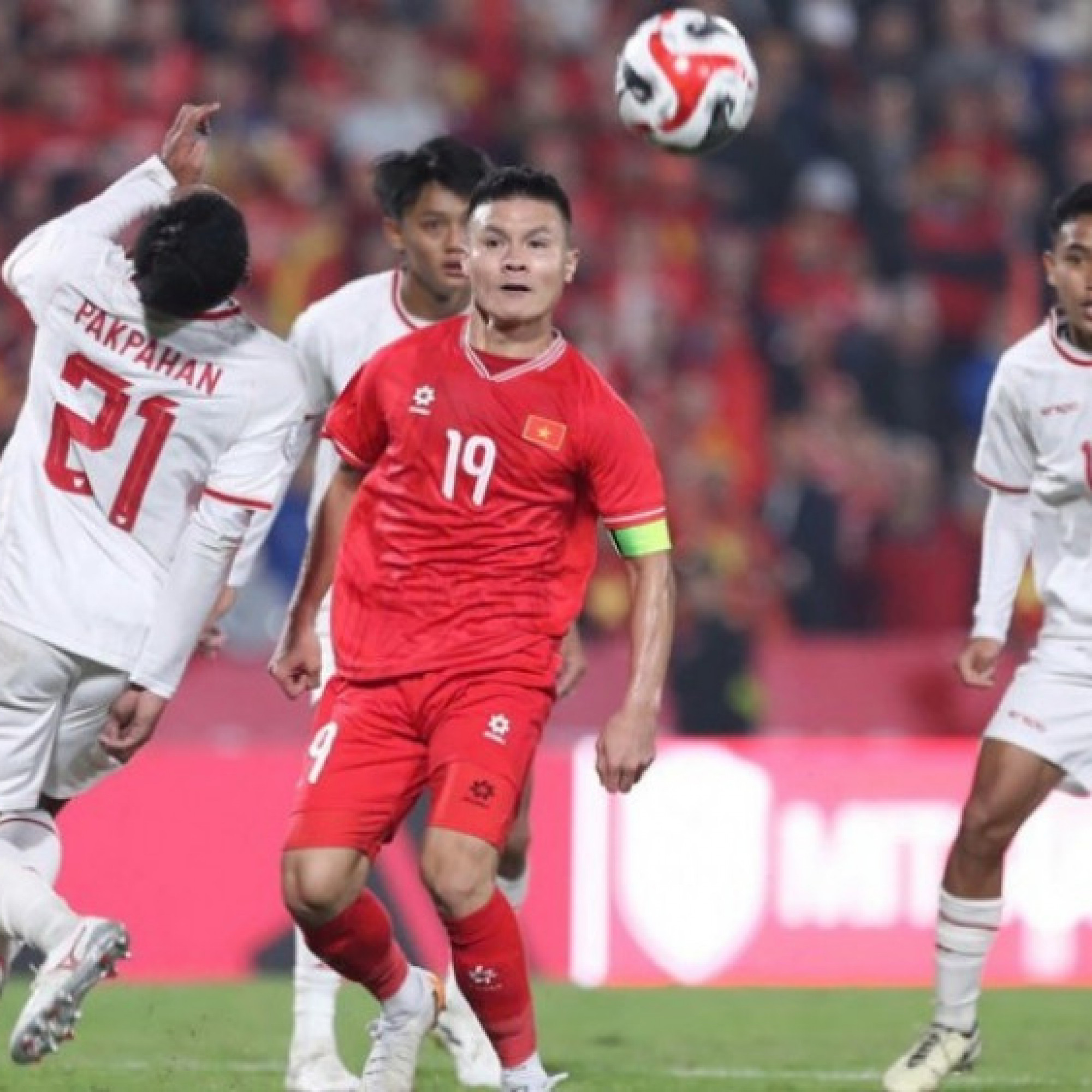  - Video bóng đá Việt Nam - Indonesia: Quang Hải tỏa sáng, trả nợ thành công (AFF Cup)