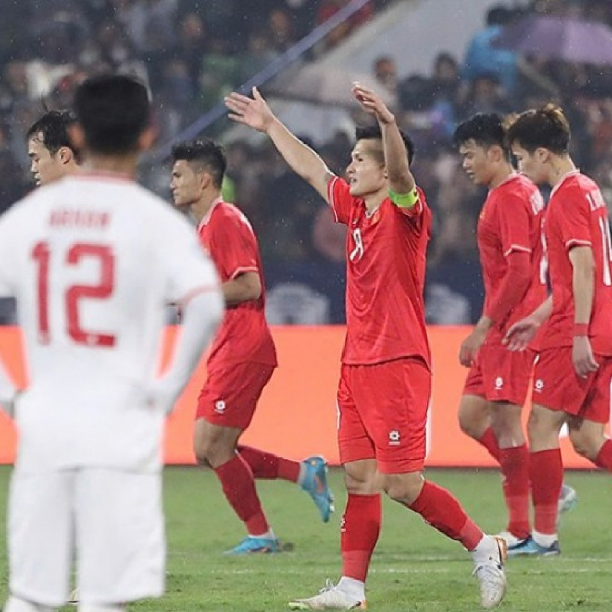  - Bảng xếp hạng AFF Cup: Việt Nam độc chiếm ngôi đầu, Indonesia rơi thế khó