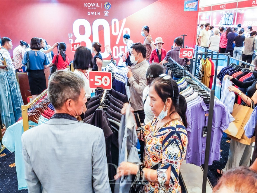 Rộn ràng mùa lễ hội mua sắm cùng chương trình Khuyến mại hàng hiệu - City Sale - 6