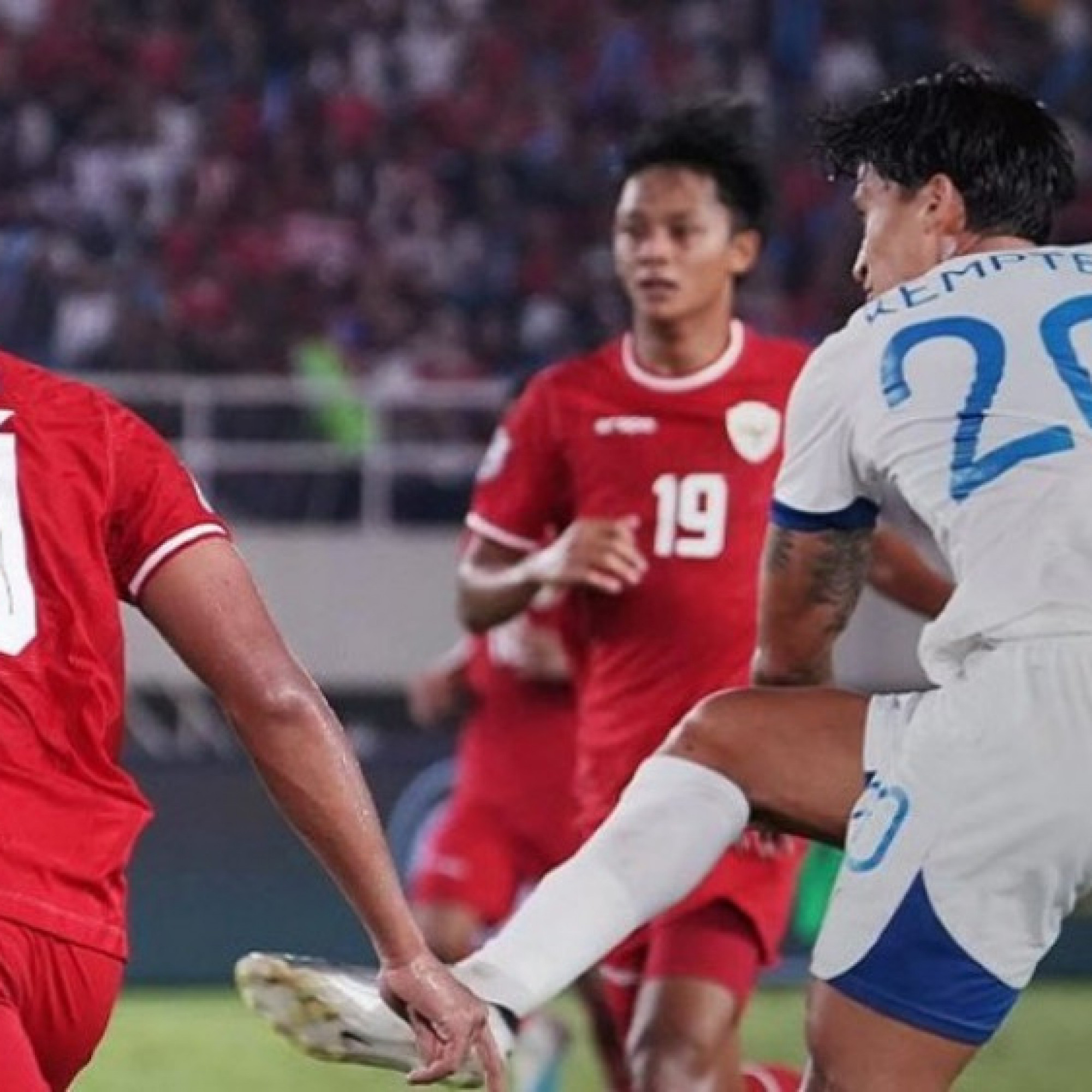  - Video bóng đá Indonesia - Philippines: Thẻ đỏ tai hại (AFF Cup)