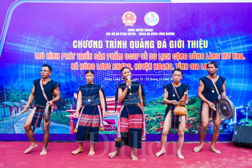 Làng văn hoá - du lịch cộng đồng Mơ Hra - Đáp rộn ràng ngày hội cồng chiêng - 6