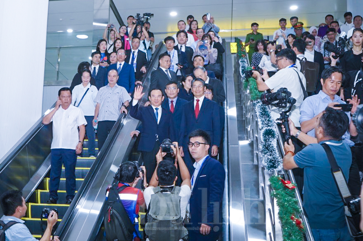 Bí thư Thành ủy Nguyễn Văn Nên trải nghiệm tuyến metro số 1 Bến Thành - Suối Tiên - 2