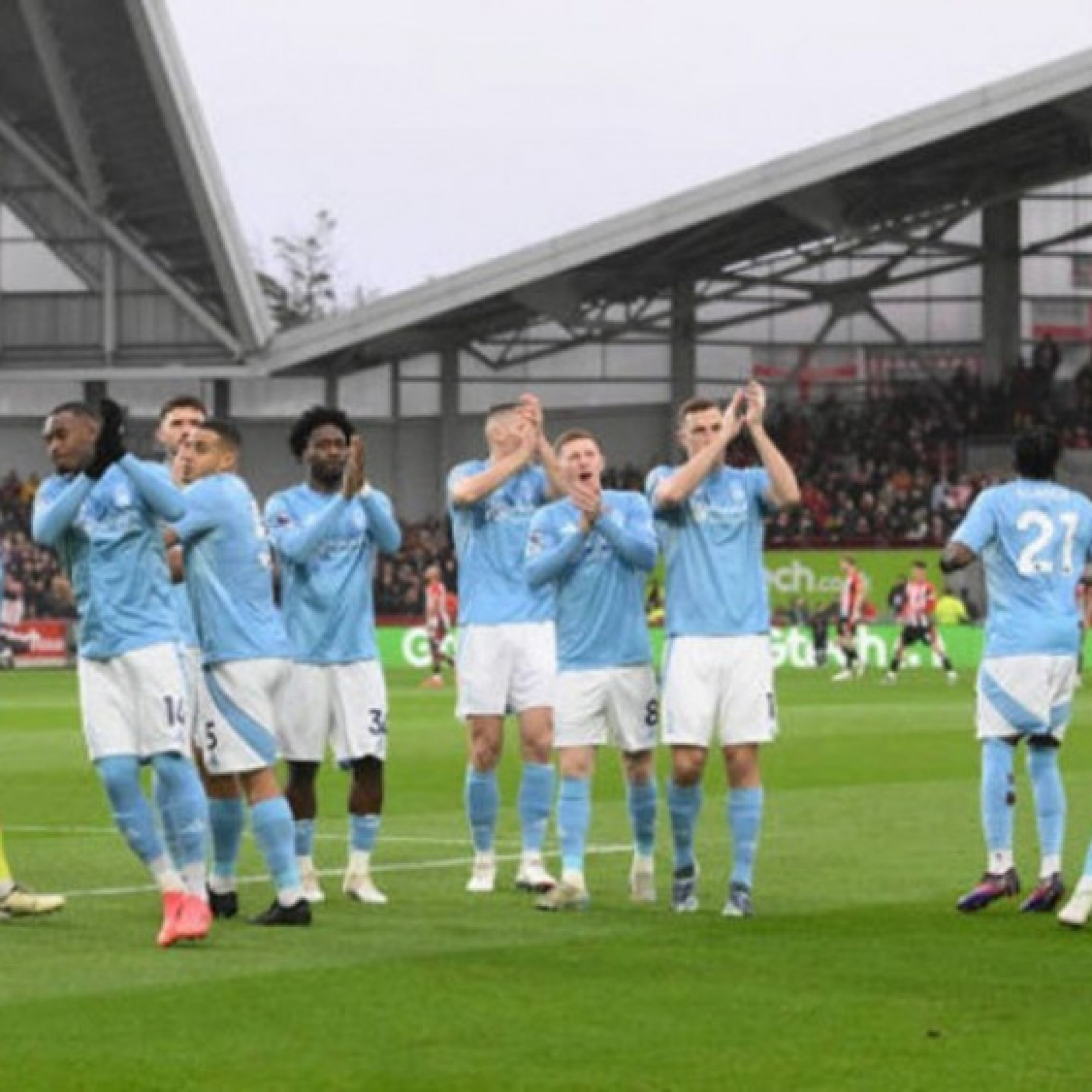  - Bảng xếp hạng Ngoại hạng Anh: Nottingham Forest tiếp tục bay cao, Aston Villa vượt Man City