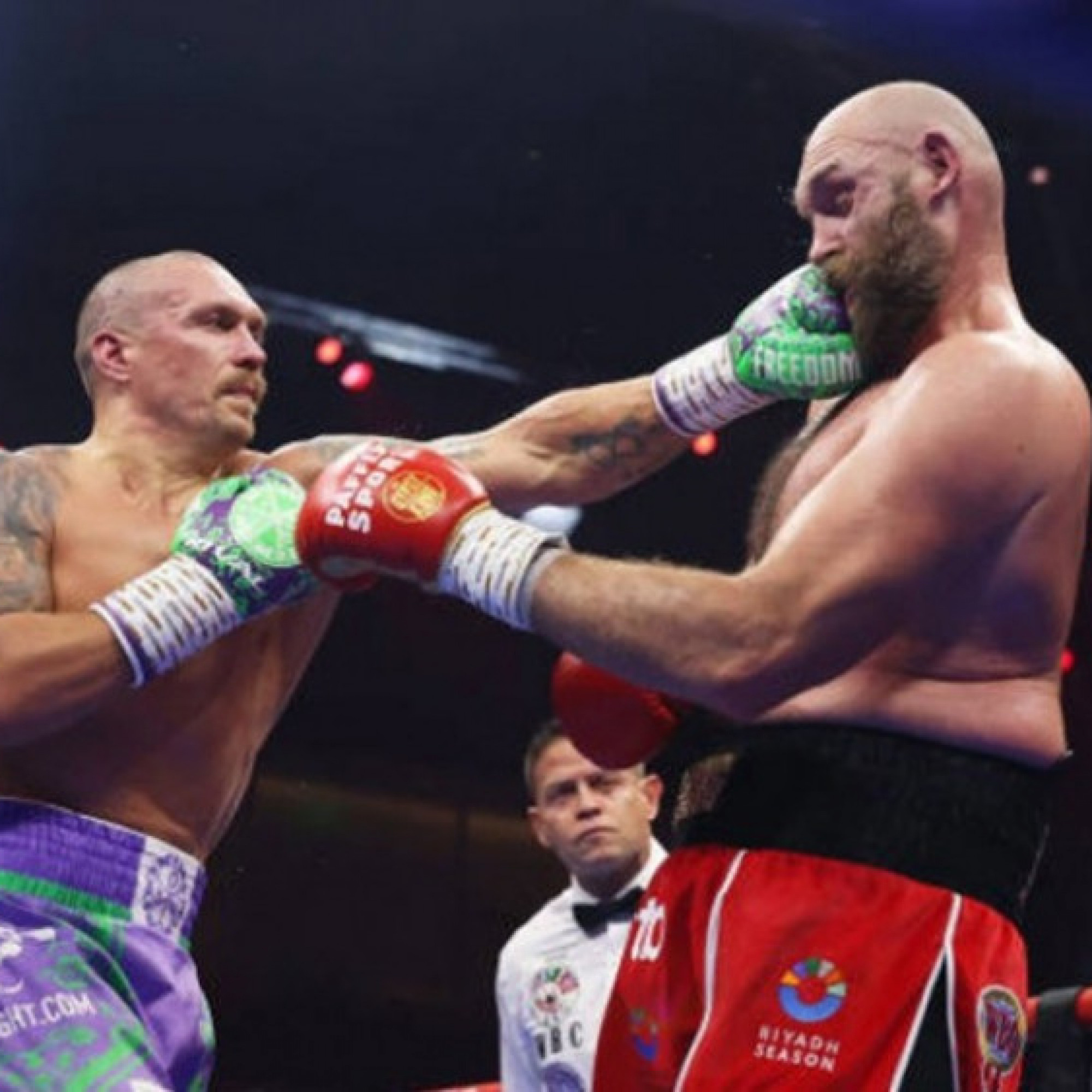  - Boxing kinh điển: Usyk và Fury kịch chiến 12 hiệp vì ngôi vương hạng nặng