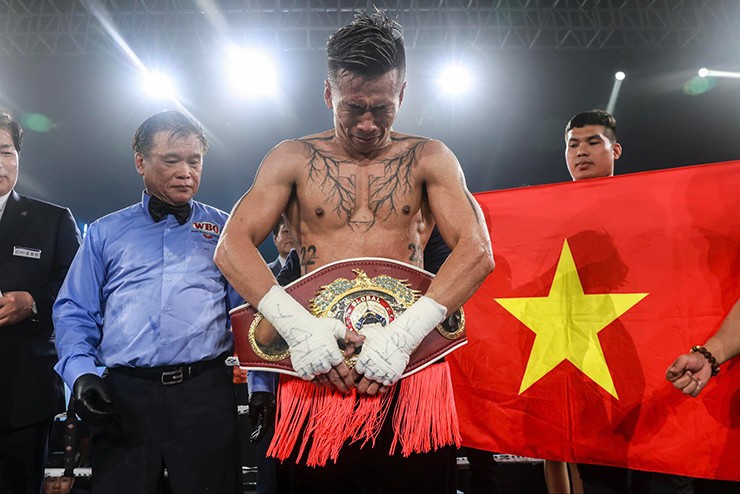 “Độc cô cầu bại” thắng ngược khó tin, võ sĩ Việt Nam "đại náo" võ đài năm 2024 - 1
