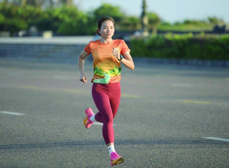 Nguyễn Thị Oanh, Hoàng Nguyên Thanh gây chấn động đường chạy marathon 2024 - 4