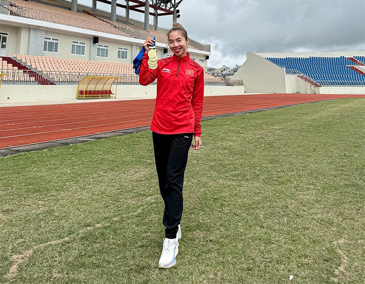 Nguyễn Thị Oanh, Hoàng Nguyên Thanh gây chấn động đường chạy marathon 2024 - 5