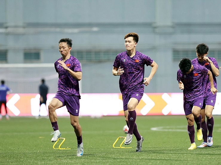 Xuân Son hưng phấn chờ phá lưới Singapore, ĐT Việt Nam làm quen sân Jalan Besar - 11
