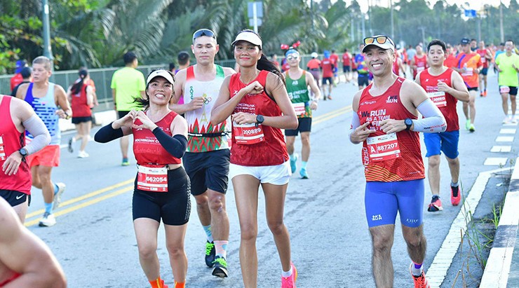 Ngọc Trinh, hoa hậu H&#39;Hen Nie cùng dàn người đẹp làm xôn xao marathon năm 2024 - 2