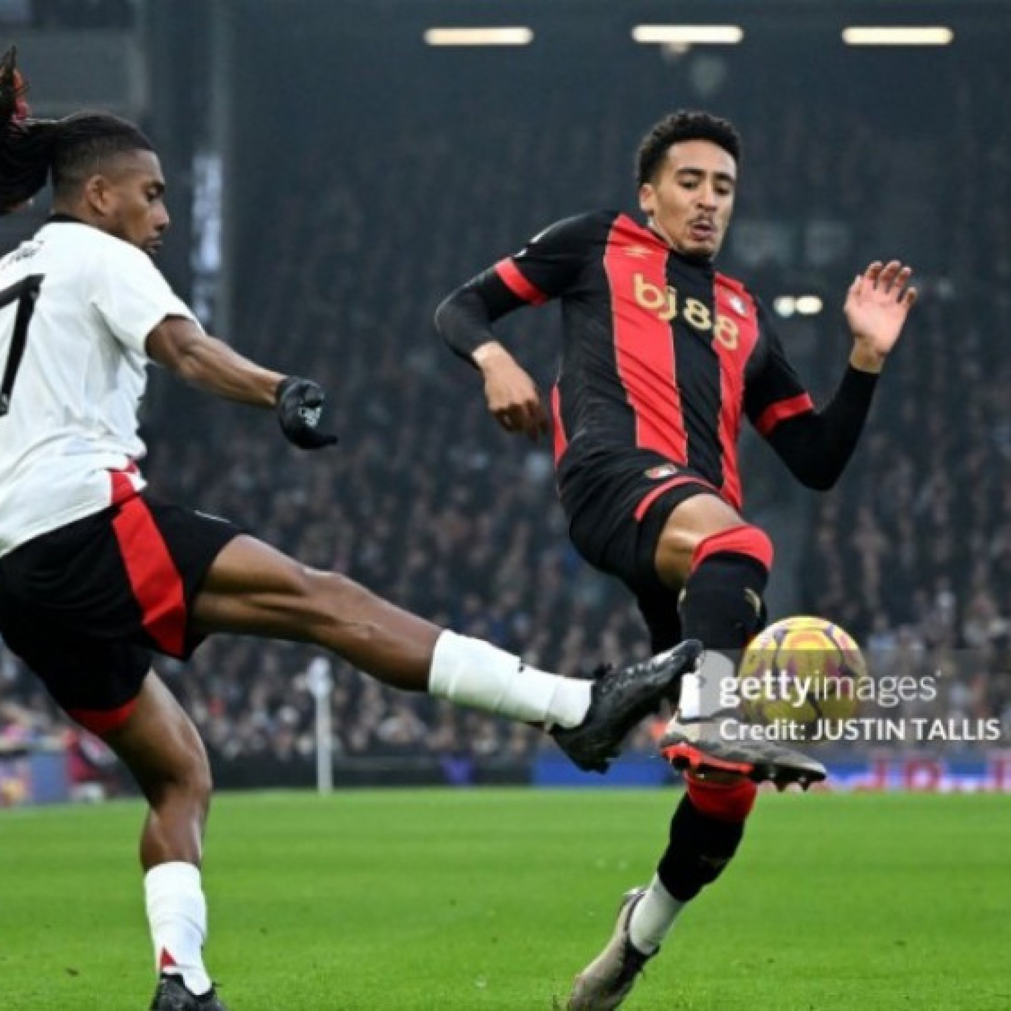  - Video bóng đá Fulham - Bournemouth: Hiệp hai tưng bừng, ấn định phút 89 (Ngoại hạng Anh)