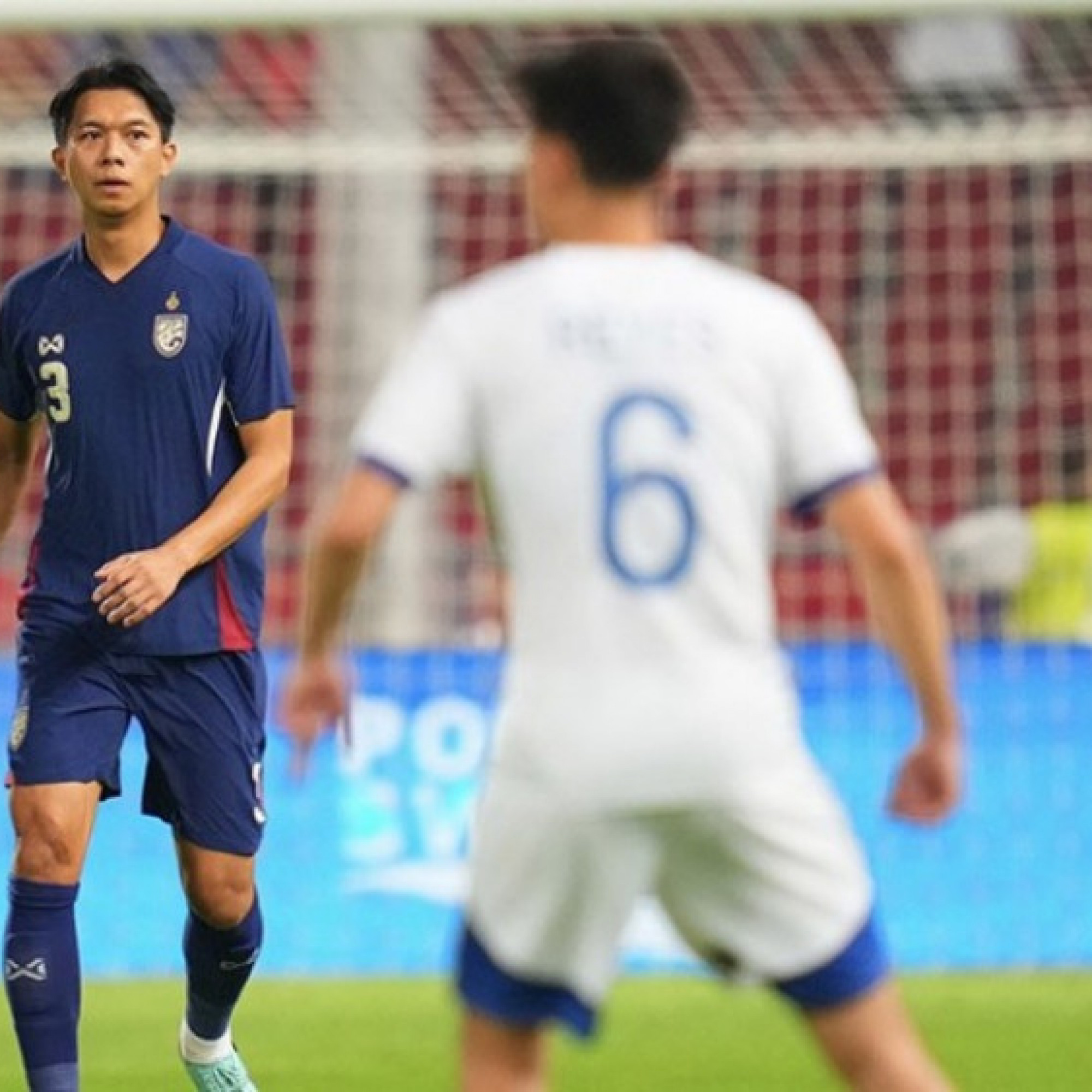  - Tranh cãi Thái Lan ghi bàn vào lưới Philippines: Bóng bị nghi đã ra biên, VAR không can thiệp (AFF Cup)