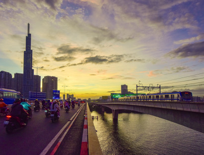 Chuyển động - Người dân có thể đi metro vào trung tâm TP xem pháo hoa chào đón năm mới 2025