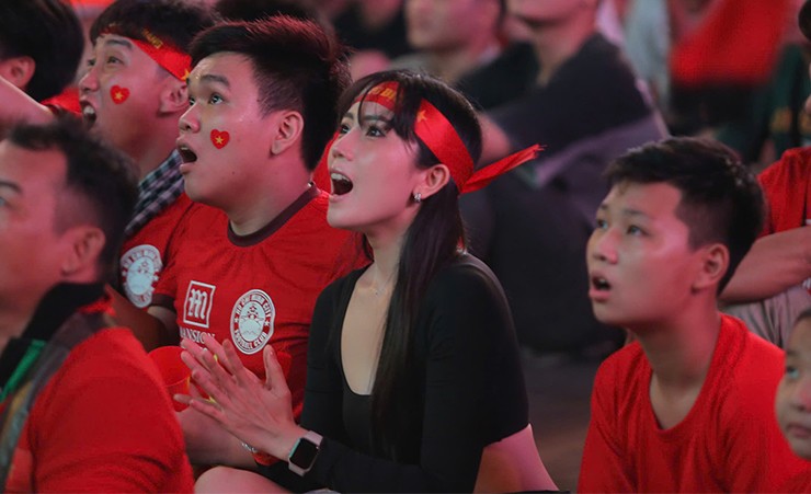 Dàn hot girl thể thao đặt cửa ĐT Việt Nam thắng Thái Lan trên sân nhà - 10