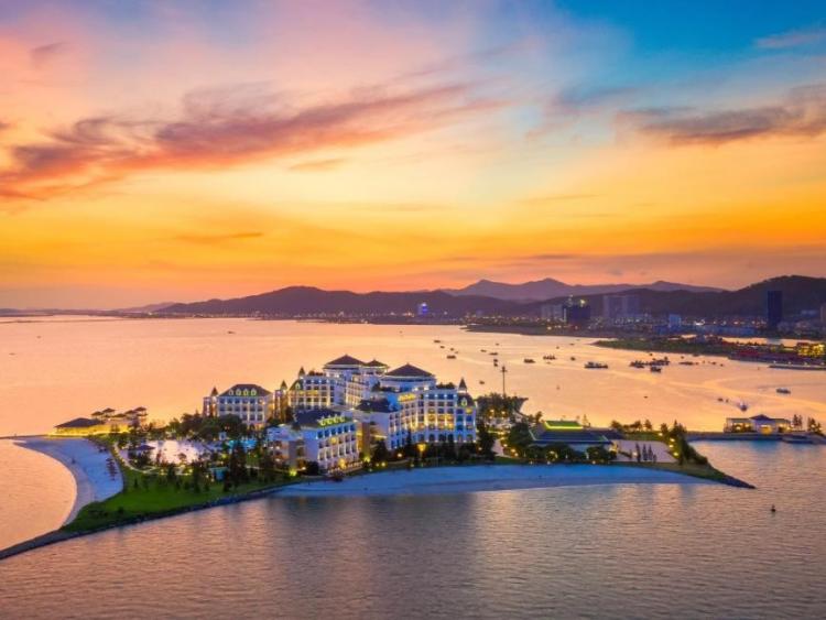 Top 10 khách sạn 5 sao hàng đầu Việt Nam