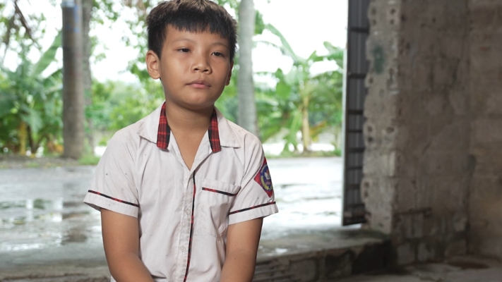 Lâm Vỹ Dạ, Đinh Mạnh Ninh và Bảo Hân nghẹn ngào trước hoàn cảnh cô bé bị suy tuyến yên, học lớp 8 nhưng chỉ nặng 15kg - 4