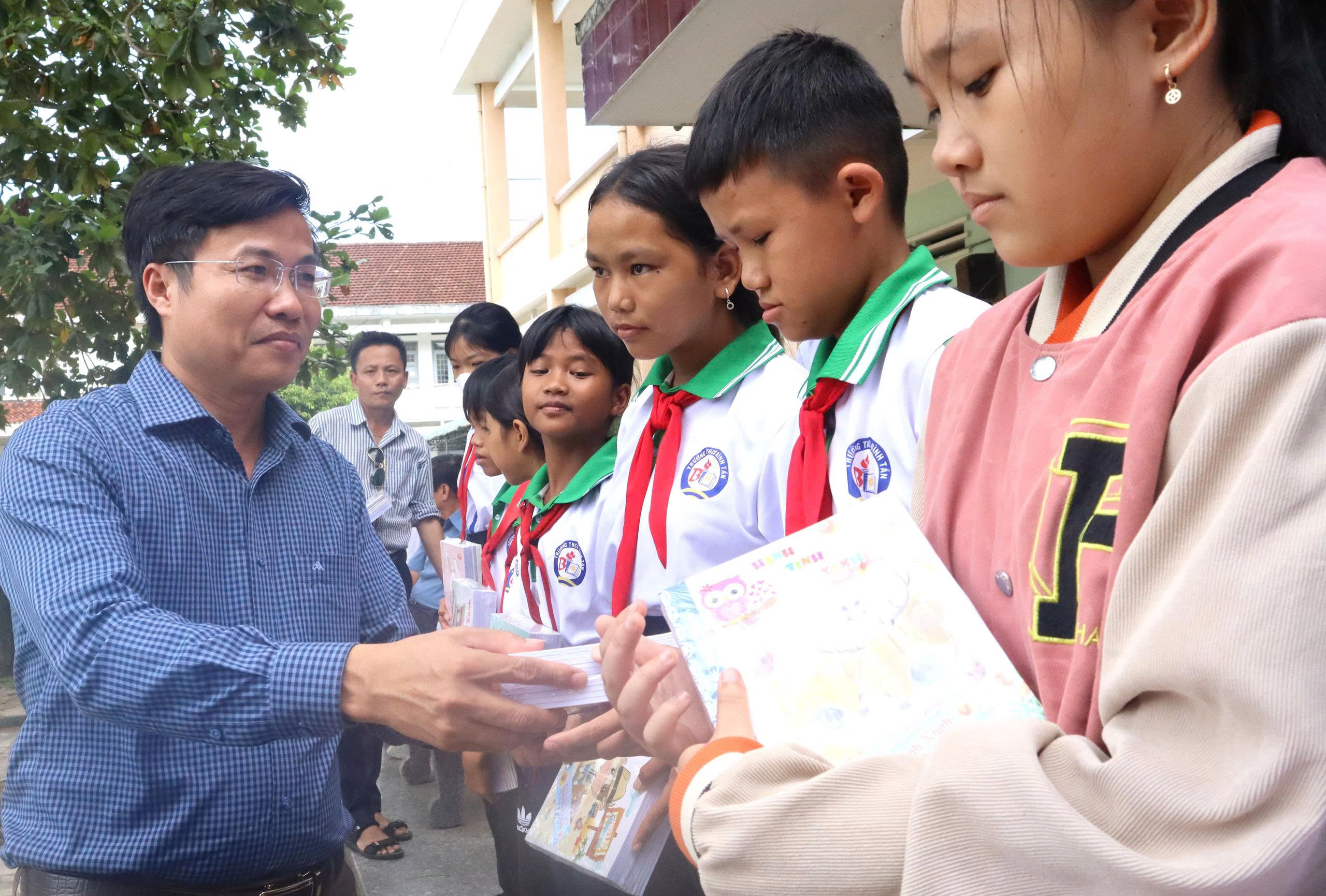 Bút ký về một chuyến thiện nguyện gieo mầm yêu thương - 7