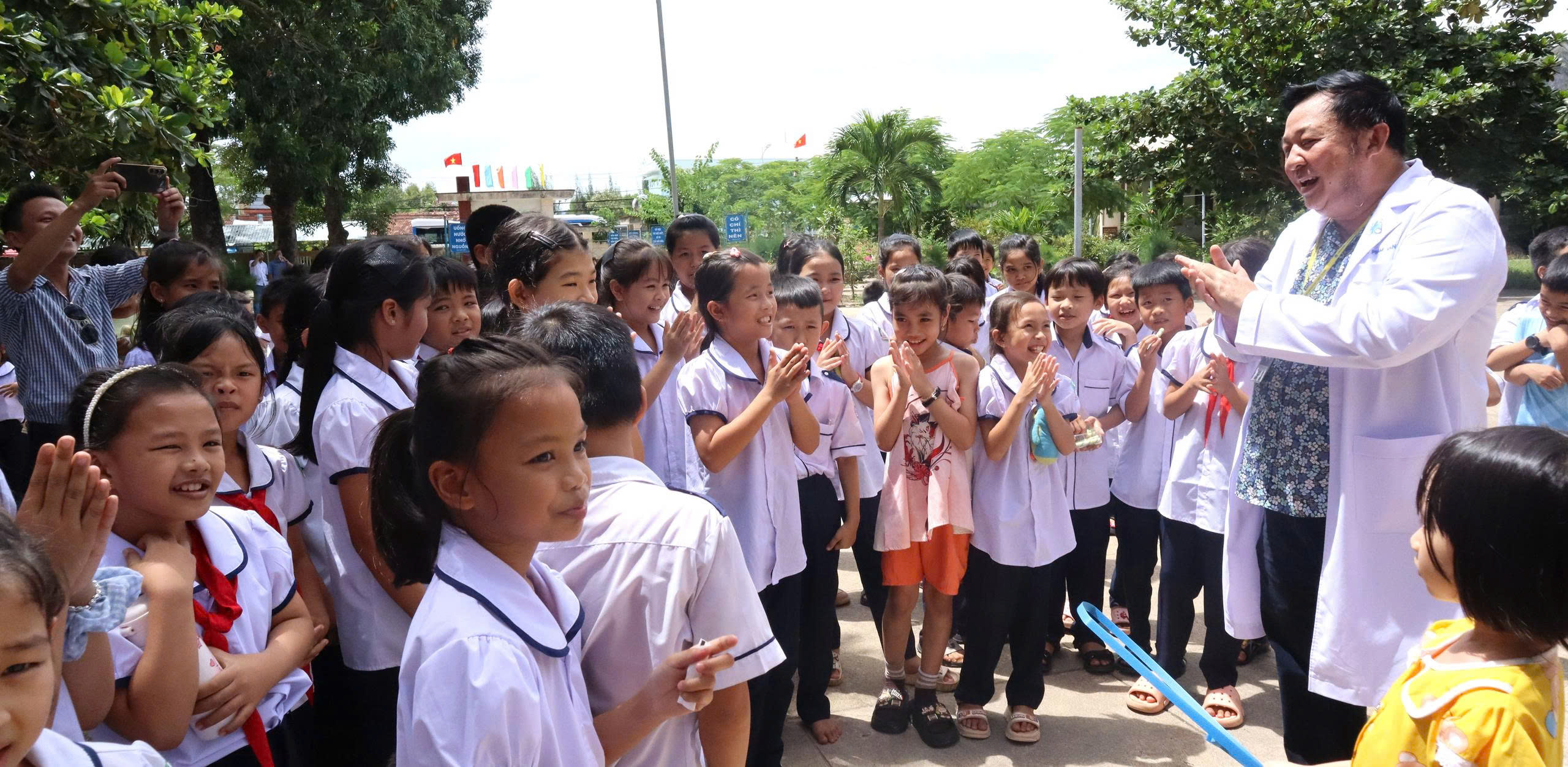 Bút ký về một chuyến thiện nguyện gieo mầm yêu thương - 6