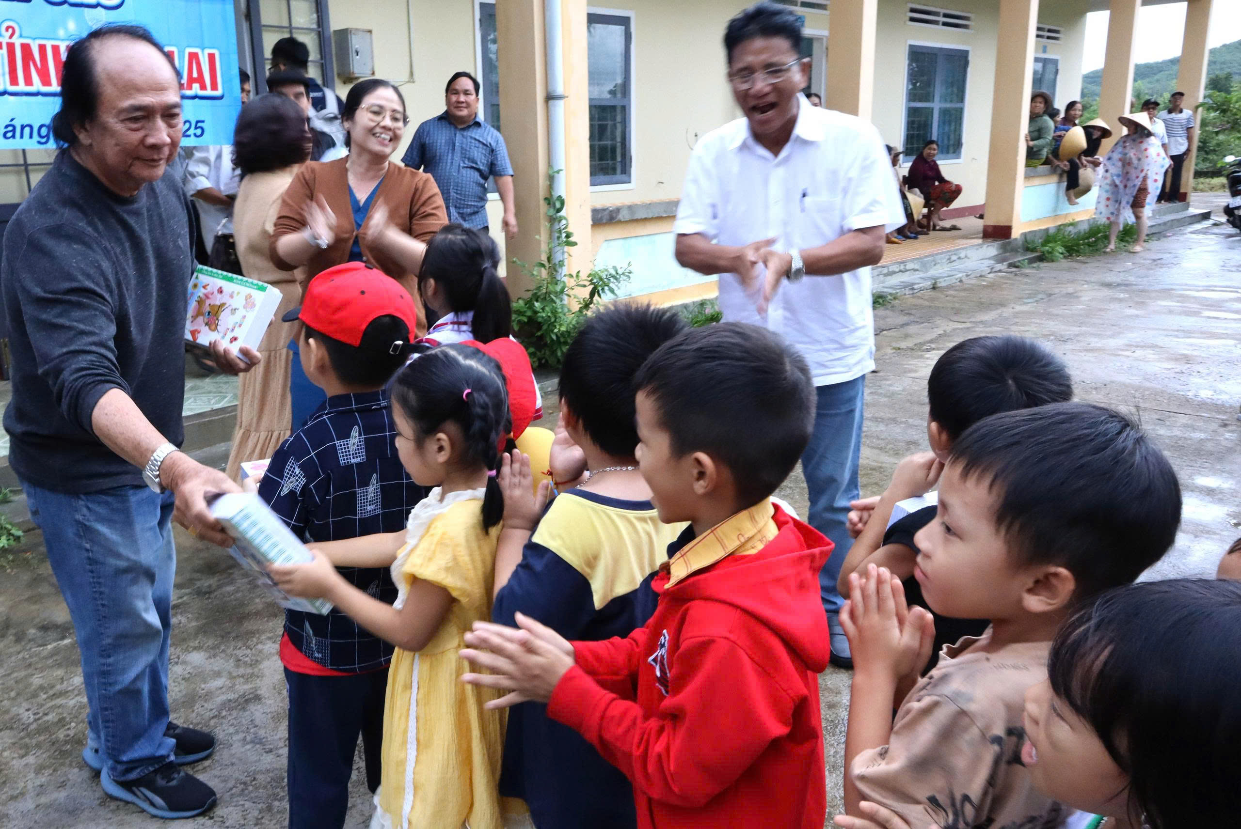 Bút ký về một chuyến thiện nguyện gieo mầm yêu thương - 9