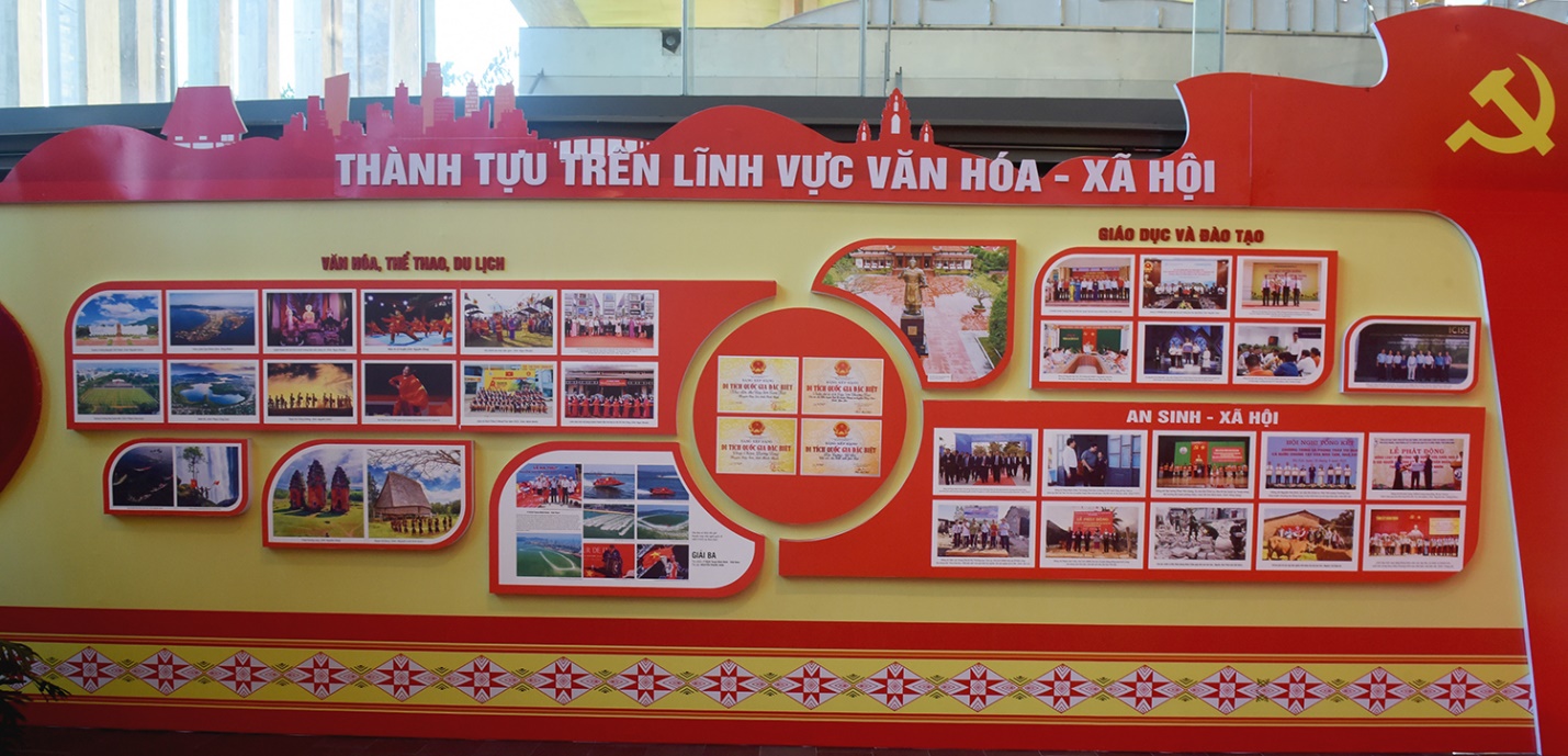 Triển lãm ảnh Đảng bộ tỉnh Gia Lai - Tự hào viết tiếp truyền thống vẻ vang - 3
