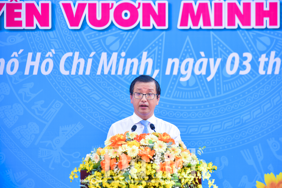 TP.HCM khai mạc triển lãm ảnh chào mừng Đại hội Đảng bộ lịch sử - 4