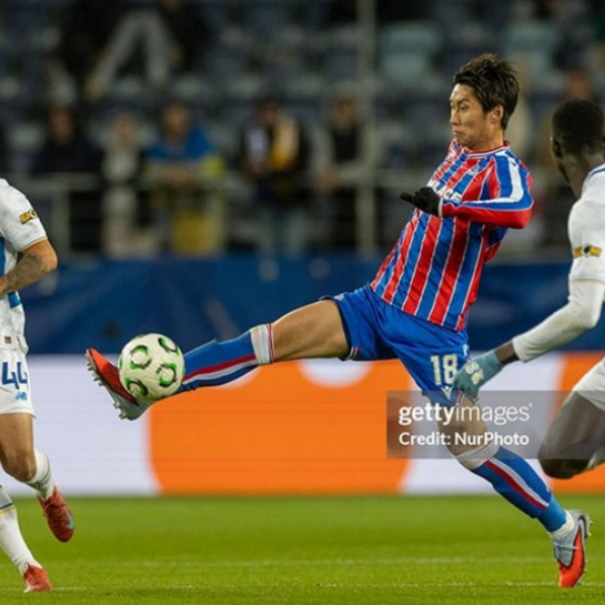  - Video bóng đá Dynamo Kyiv - Crystal Palace: 2 bàn & 1 thẻ đỏ (Conference League)