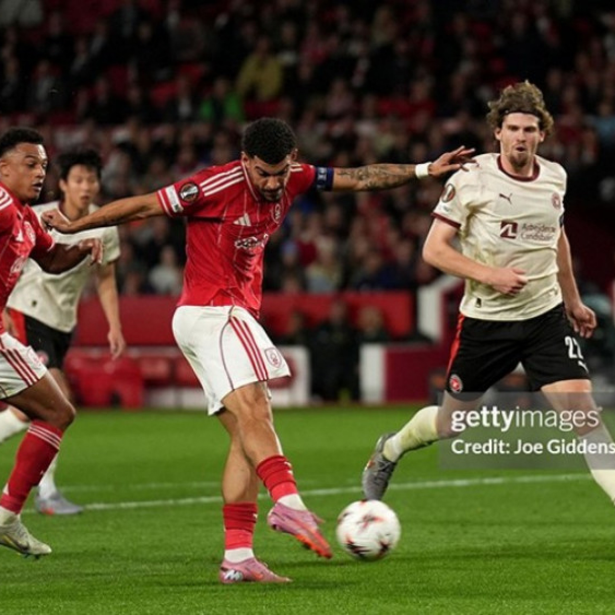  - Video bóng đá Nottingham Forest - Midtjylland: Ác mộng "bóng chết" (Europa League)