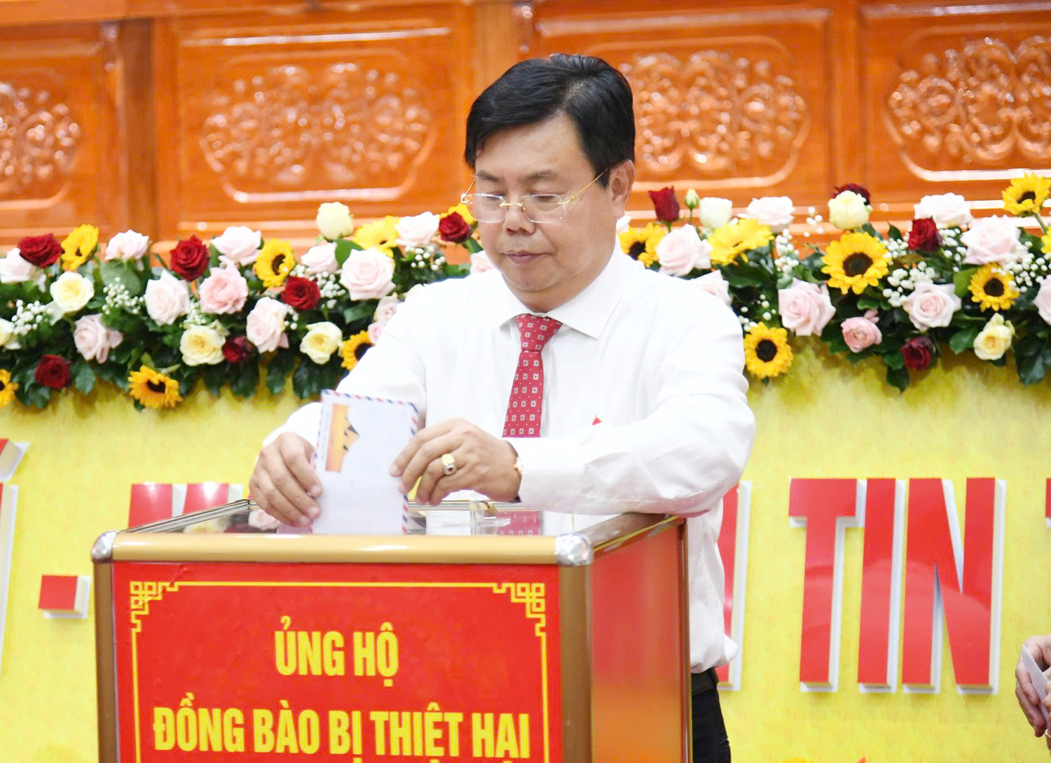 Đoàn đại biểu dự Đại hội Đảng bộ tỉnh An Giang viếng Nghĩa trang liệt sĩ - 4