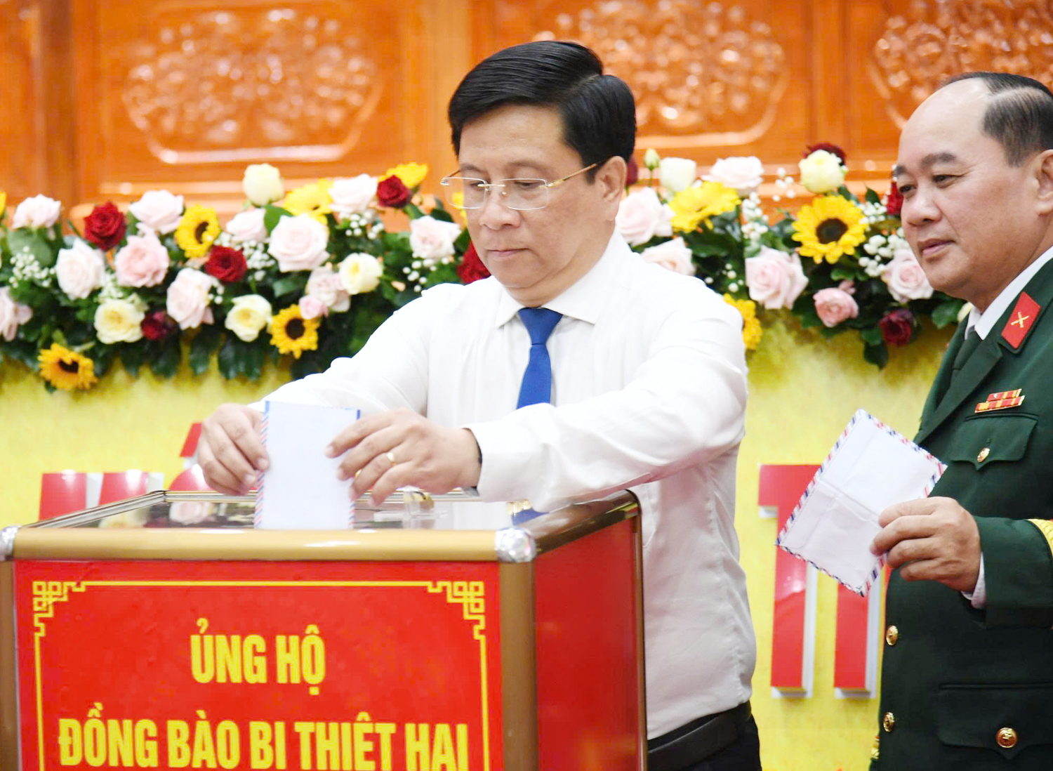 Đoàn đại biểu dự Đại hội Đảng bộ tỉnh An Giang viếng Nghĩa trang liệt sĩ - 6