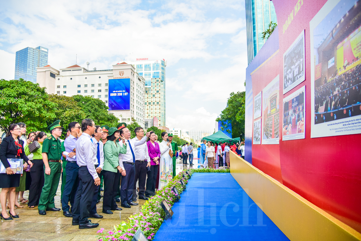 TP.HCM khai mạc triển lãm ảnh chào mừng Đại hội Đảng bộ lịch sử - 2