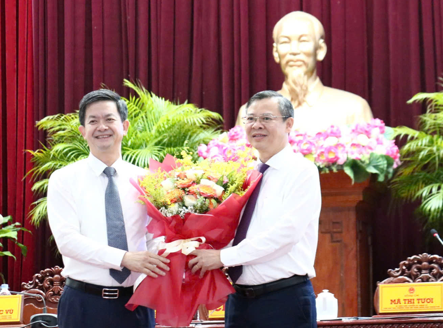 Ông Trương Cảnh Tuyên được bầu giữ chức Chủ tịch UBND TP Cần Thơ - 1
