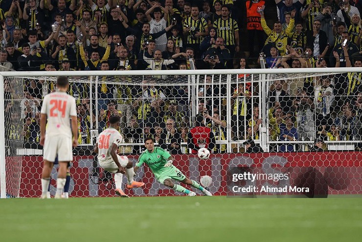 Video bóng đá Fenerbahce - Nice: Hiệp 1 rượt đuổi nghẹt thở (Europa League) - 2