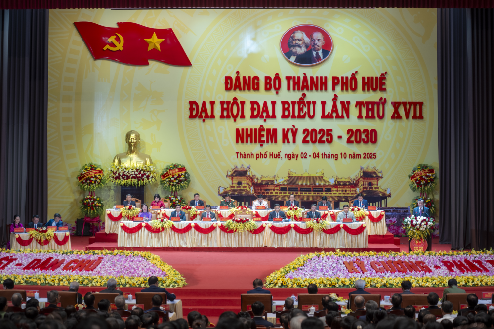 Xây dựng Huế phát triển theo hướng ‘Xanh - Thông minh - Giàu bản sắc’ - 1