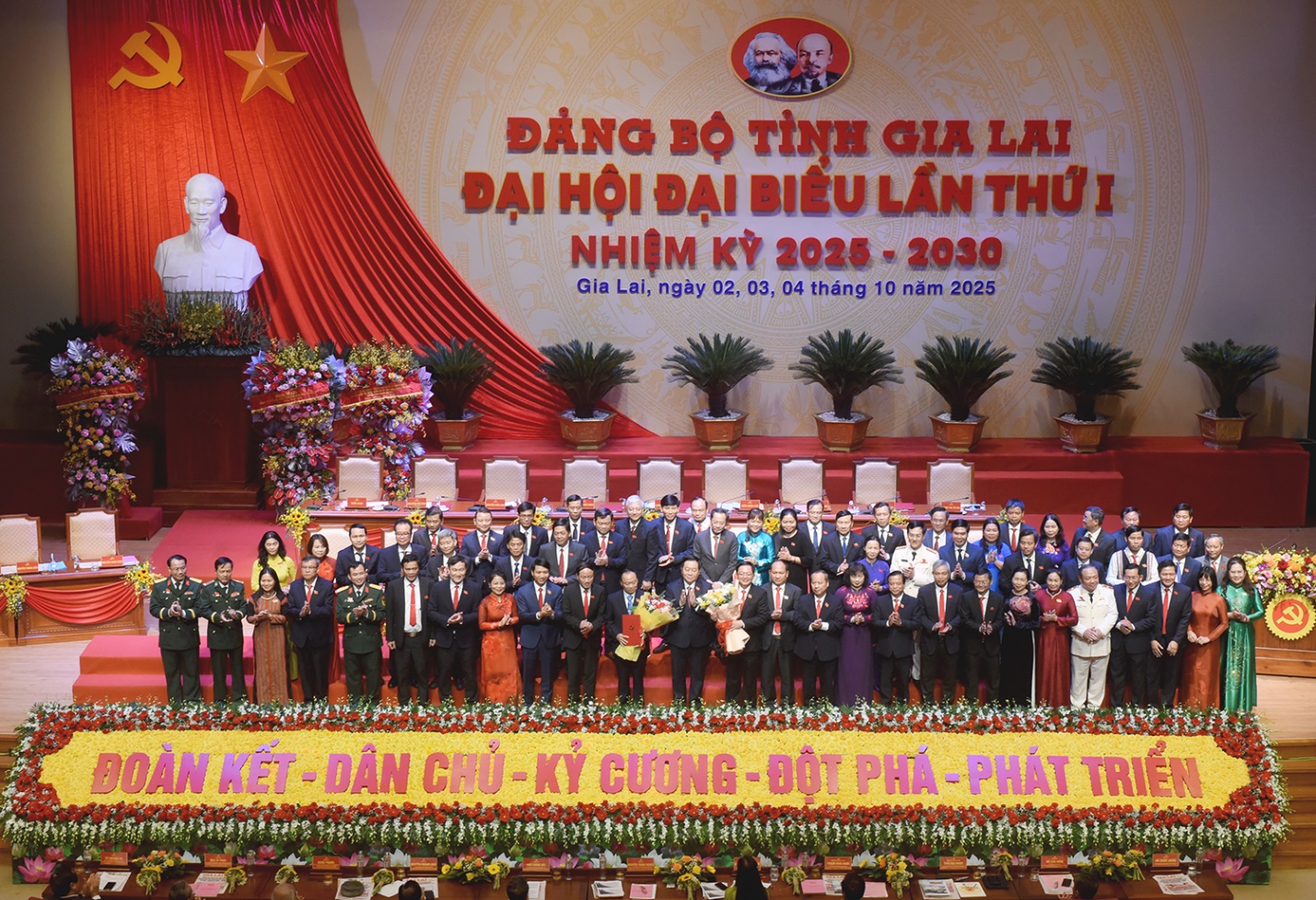 Xây dựng Gia Lai thành cực tăng trưởng quan trọng của miền Trung - Tây Nguyên - 16