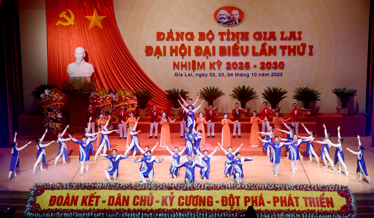 Xây dựng Gia Lai thành cực tăng trưởng quan trọng của miền Trung - Tây Nguyên - 6