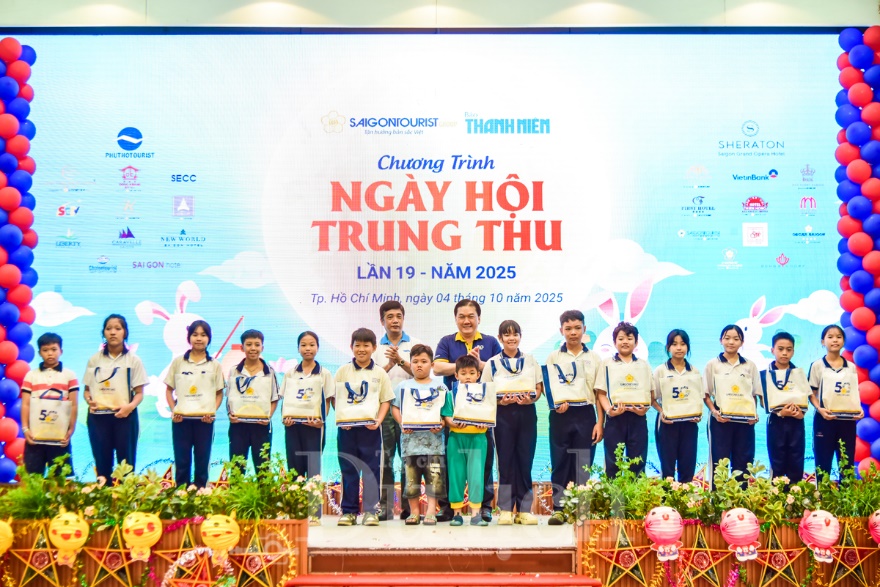 Trăng rằm Trung Thu đến với những trái tim không lẻ loi - 15