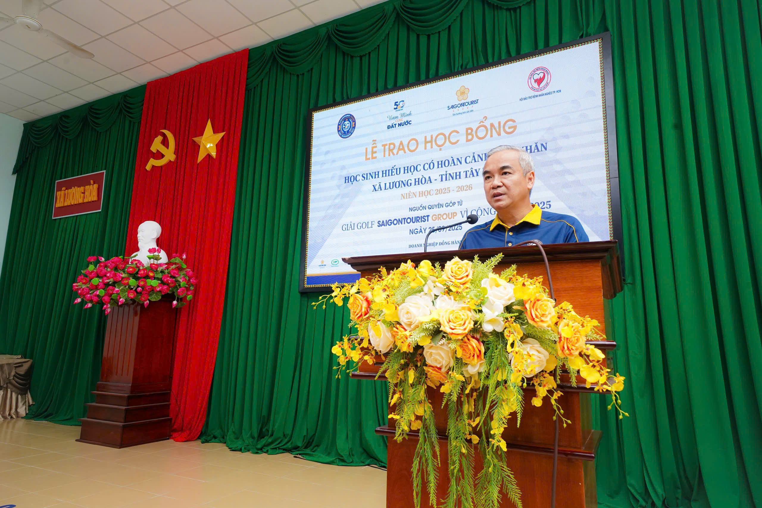 Saigontourist Group trao 750 suất học bổng cho học sinh khó khăn - 8