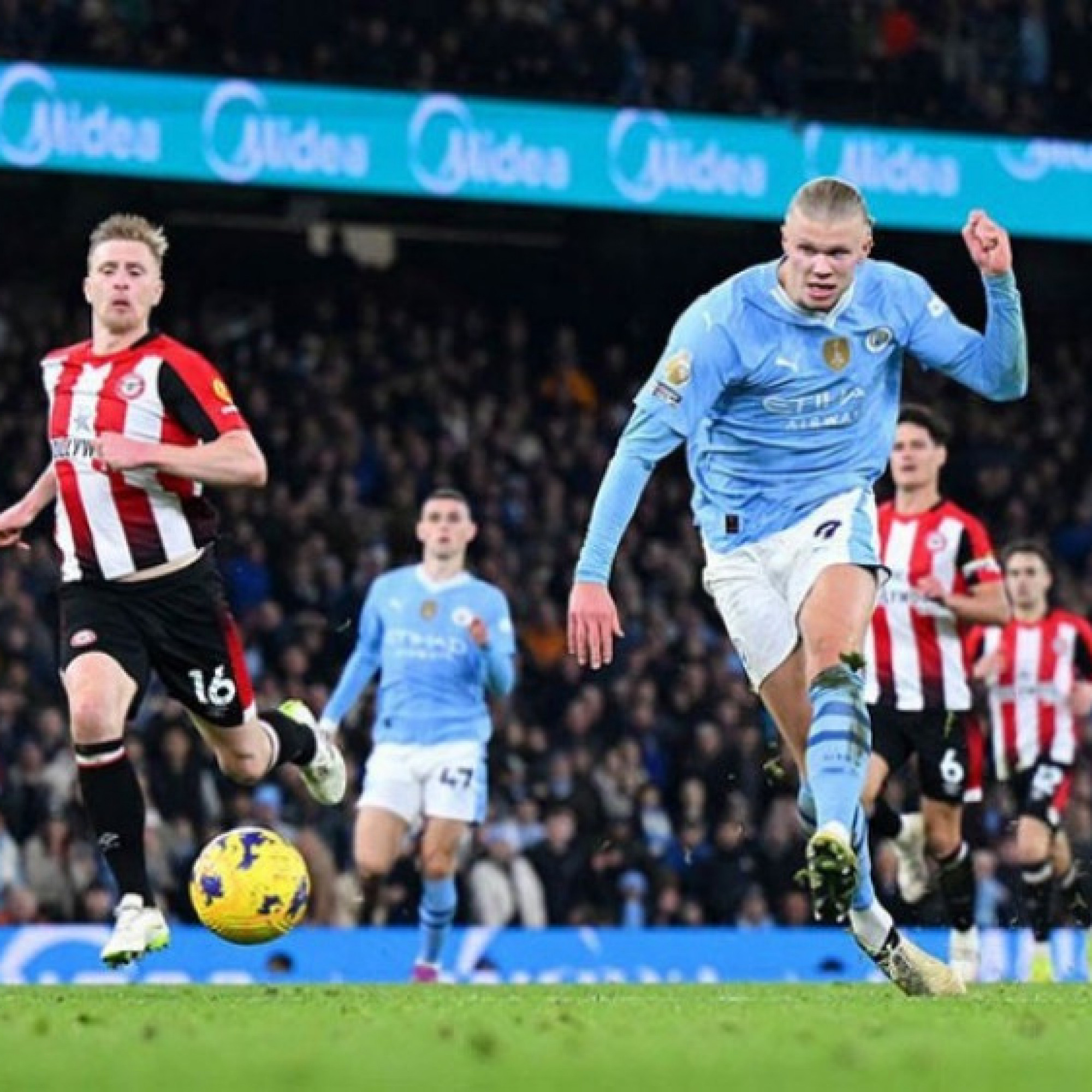  - Dự đoán bóng đá: Barcelona "bắt vía" Sevilla, Brentford mơ quật ngã Man City