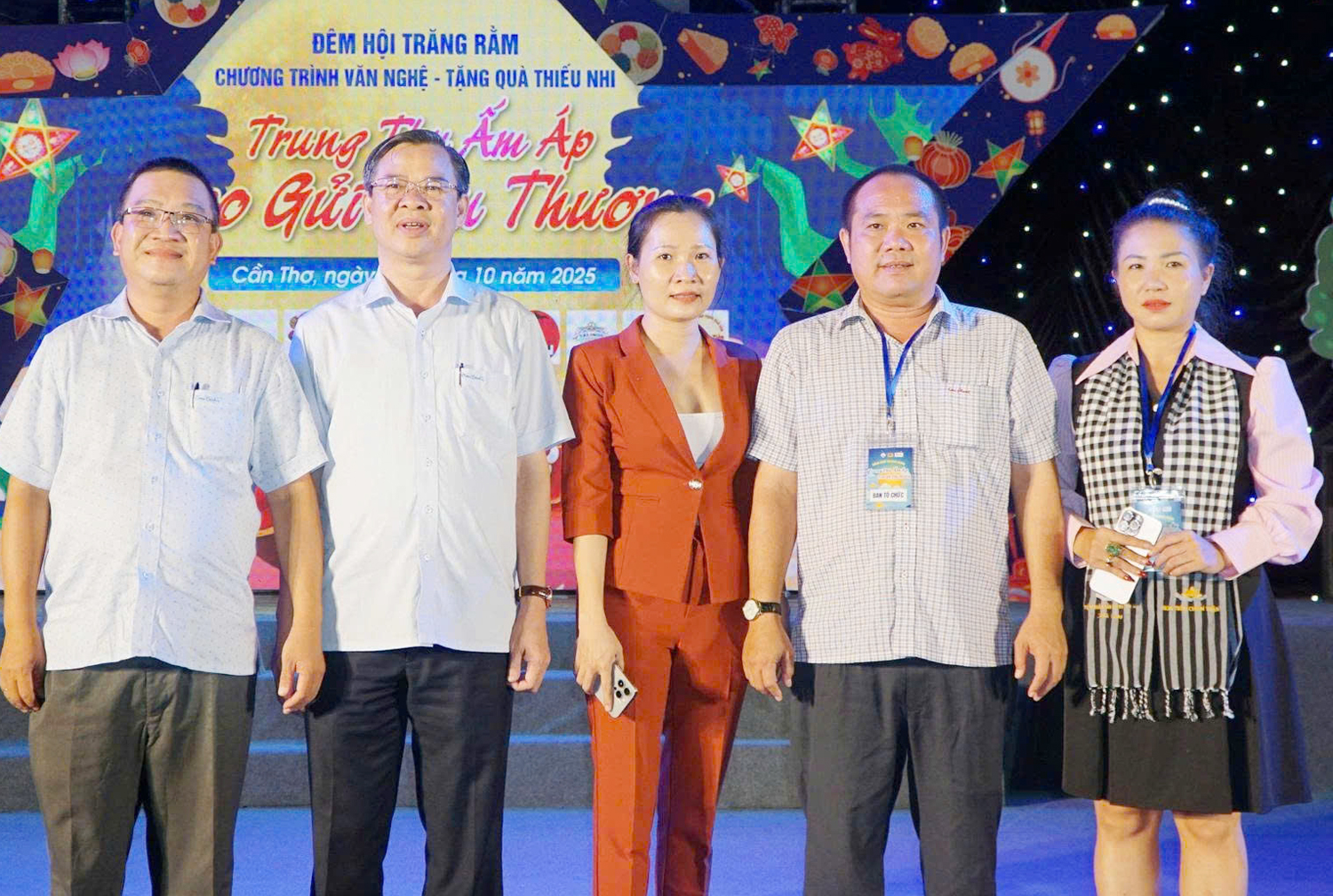 Tạp chí Du lịch TP.HCM được ghi nhận “Tấm lòng vàng” trong Đêm hội Trăng rằm ở Cần Thơ - 3