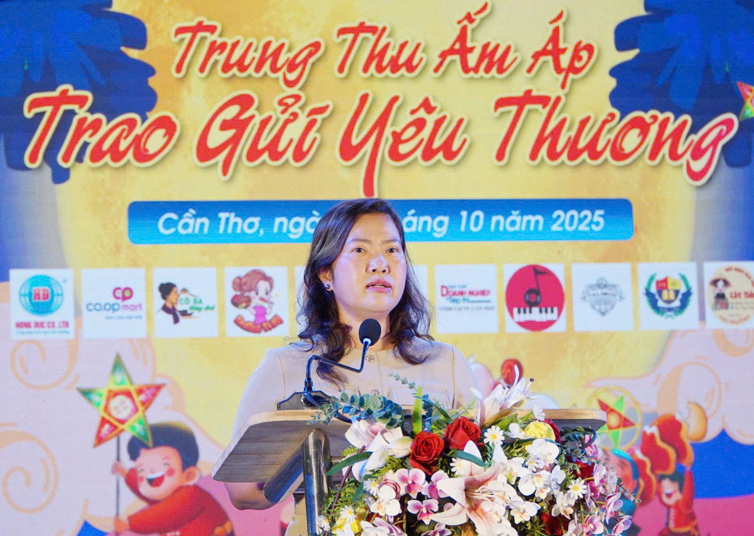 Tạp chí Du lịch TP.HCM được ghi nhận “Tấm lòng vàng” trong Đêm hội Trăng rằm ở Cần Thơ - 5