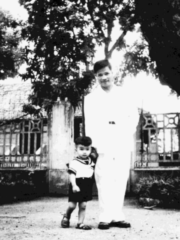 Dòng chảy xuyên suốt 'vì nhân dân, vì đất nước, vì hòa bình' của hai thế hệ cha - con tướng lĩnh - 3