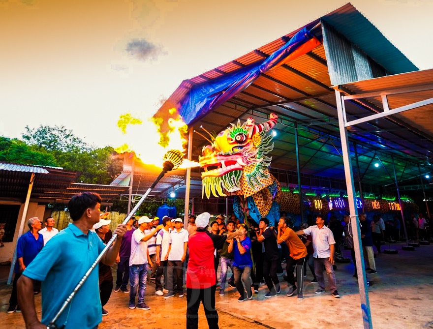 Rồng phun lửa rực sáng trời Thu, rộn ràng tập luyện đón Hội yến Diêu Trì - 2